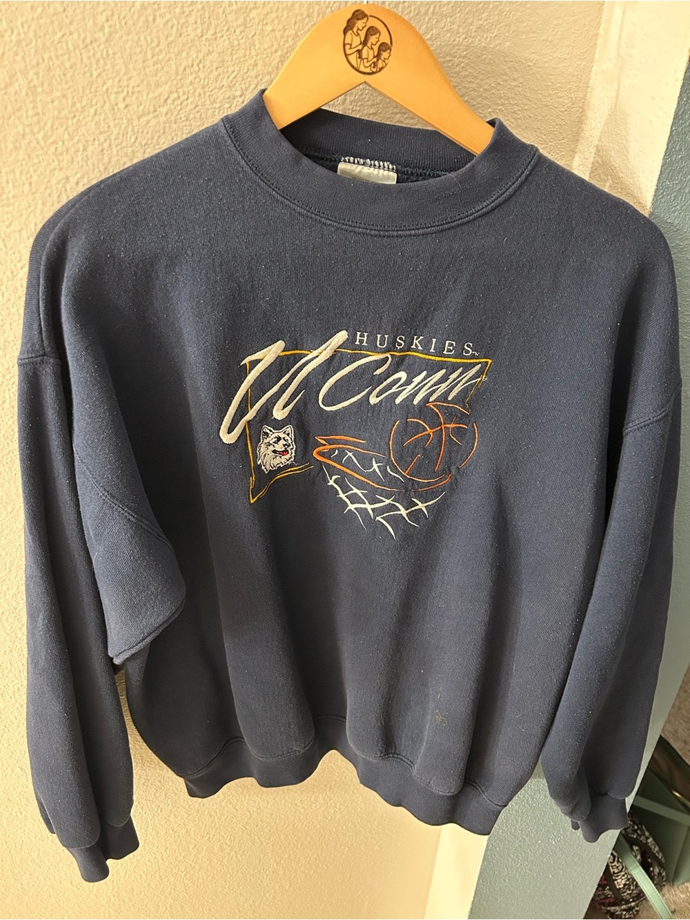 UConn Huskies Navy Crewneck Sweatshirt size large